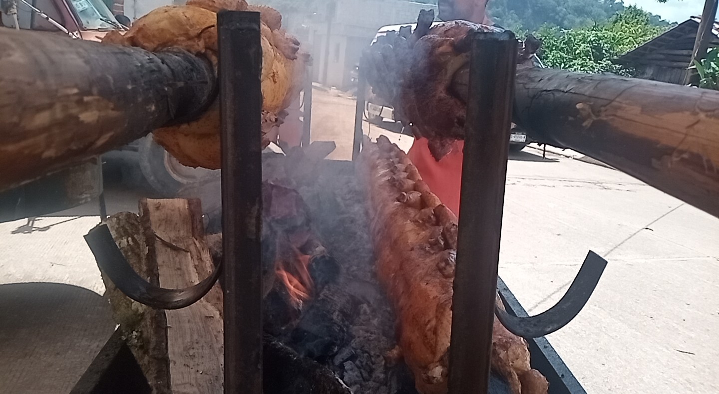 POLLOS A LA LEÑA "DON TOMY" image 6