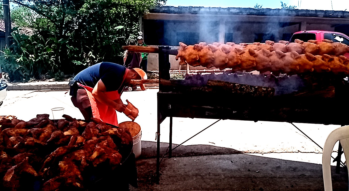 POLLOS A LA LEÑA "DON TOMY" image 9