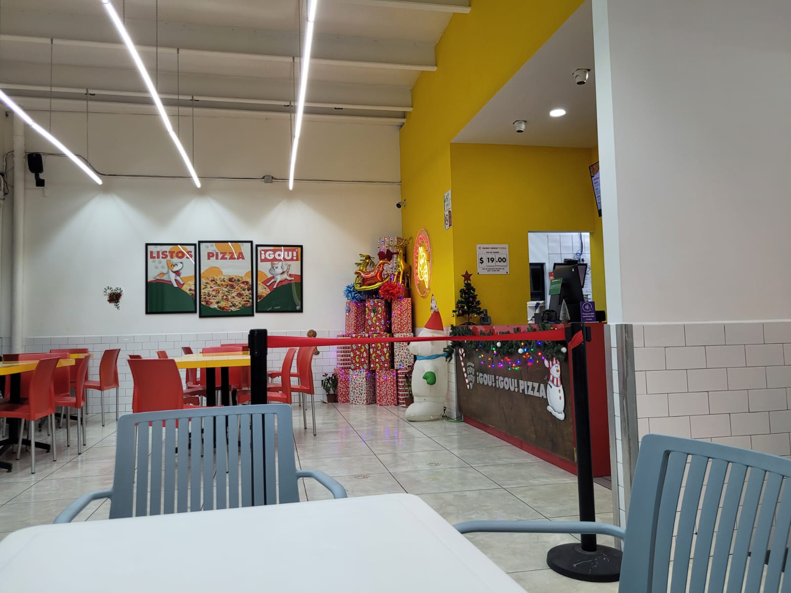 GOU GOU PIZZA - SUC. CEDROS image 3