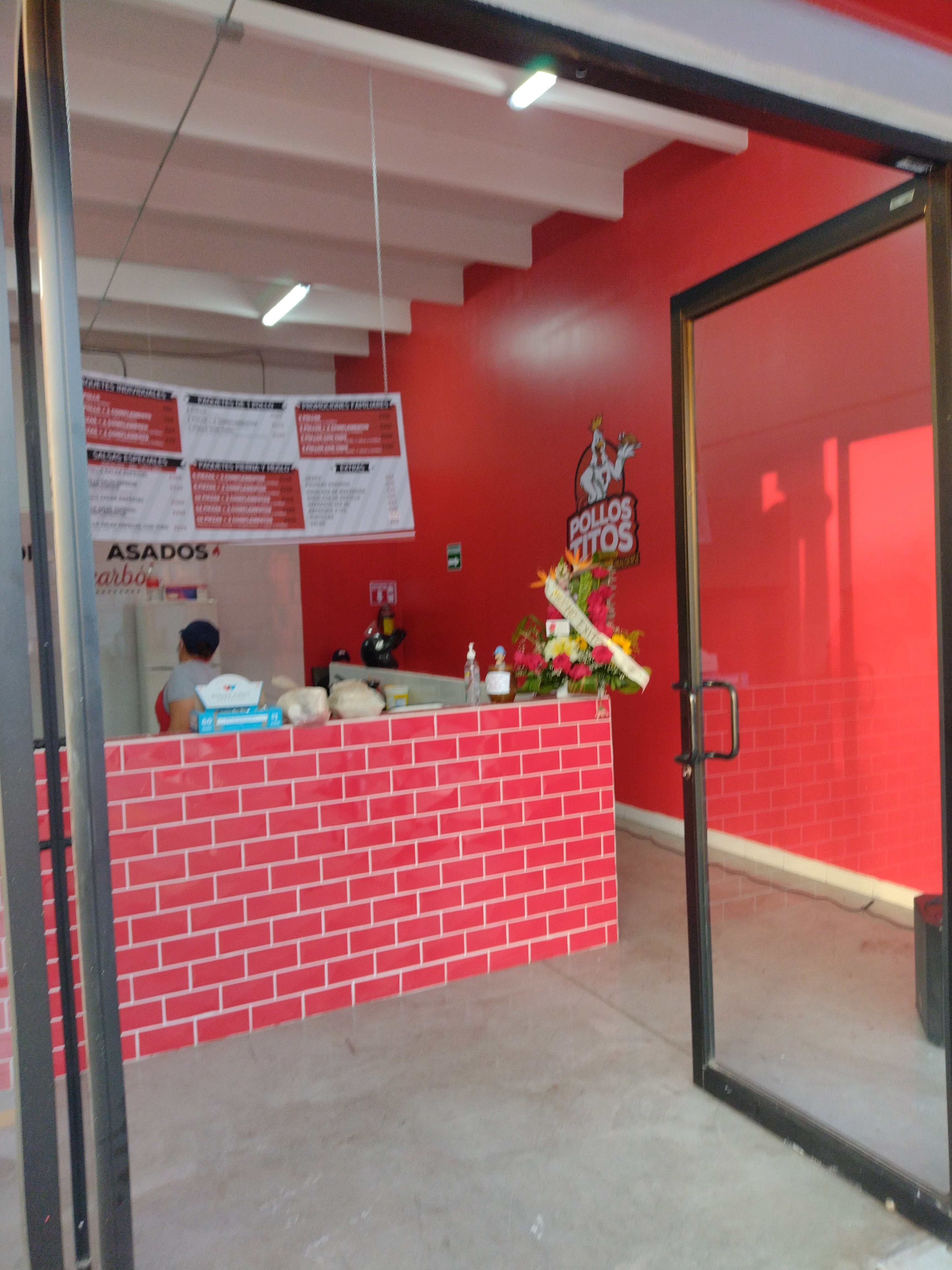 Pollos Titos Cedros Santa Fe image 6