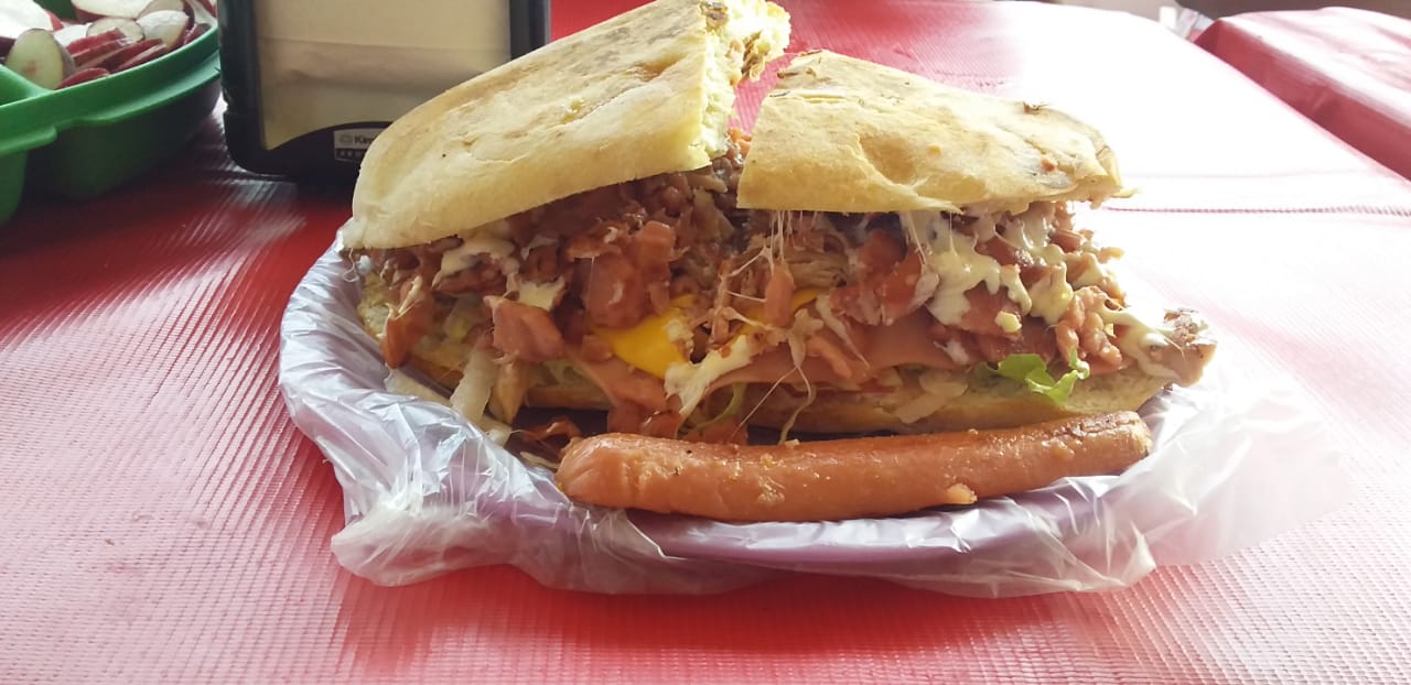 Lonches y tortas cubanas "R. LEO" image 1