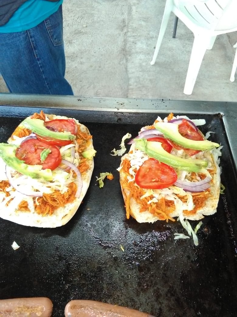 Lonches y tortas cubanas "R. LEO" image 2