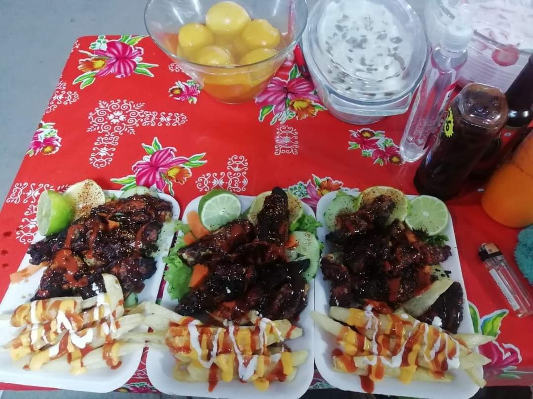 Alitas y cenaduria barbie image 1