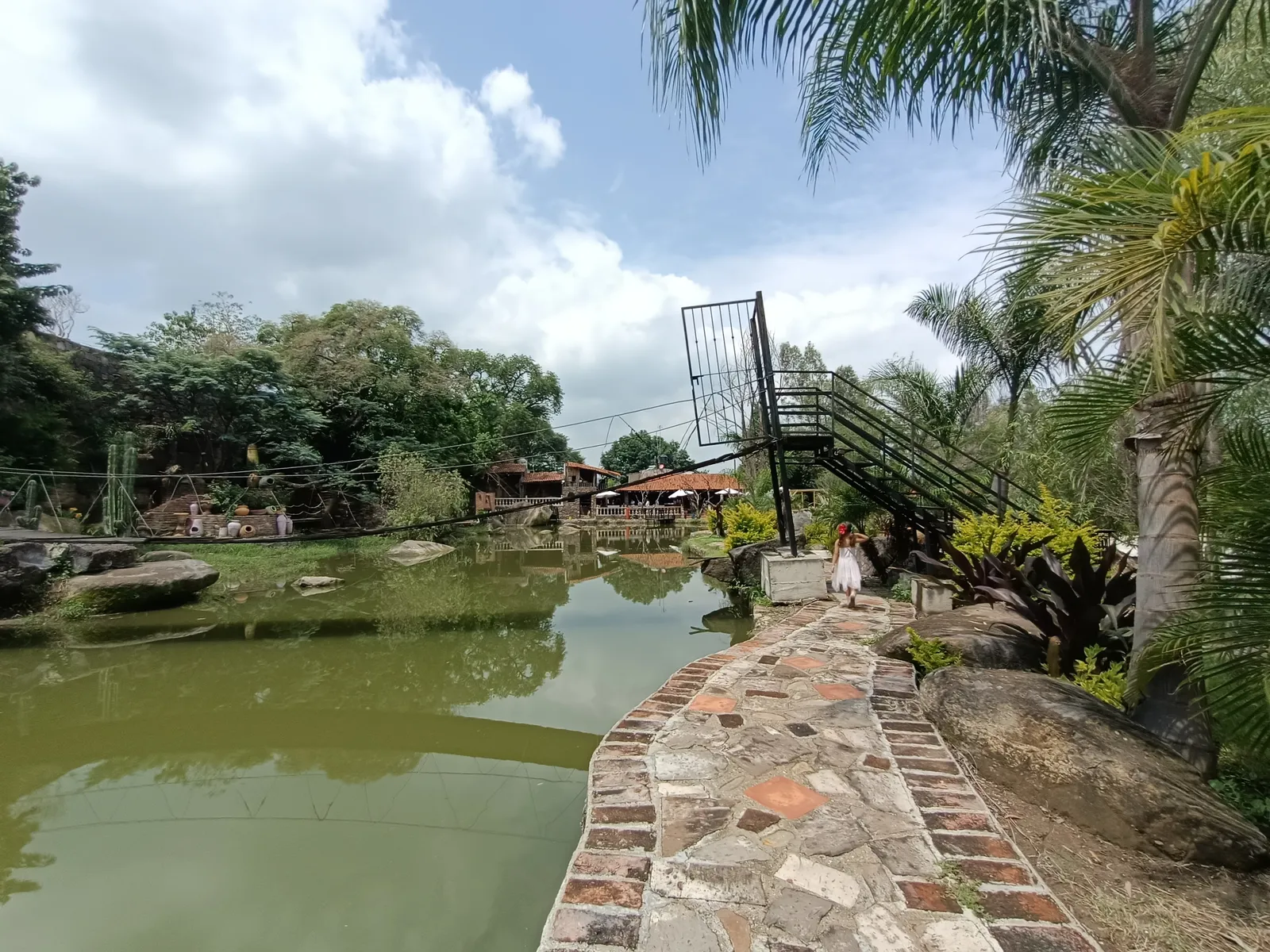 Gustoff image 10