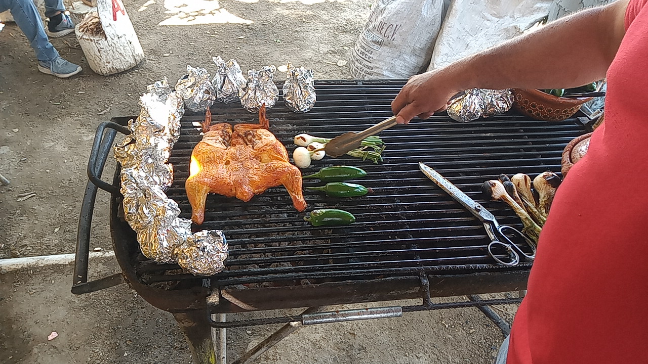 POLLOS ASADO EL CHIRI image 2