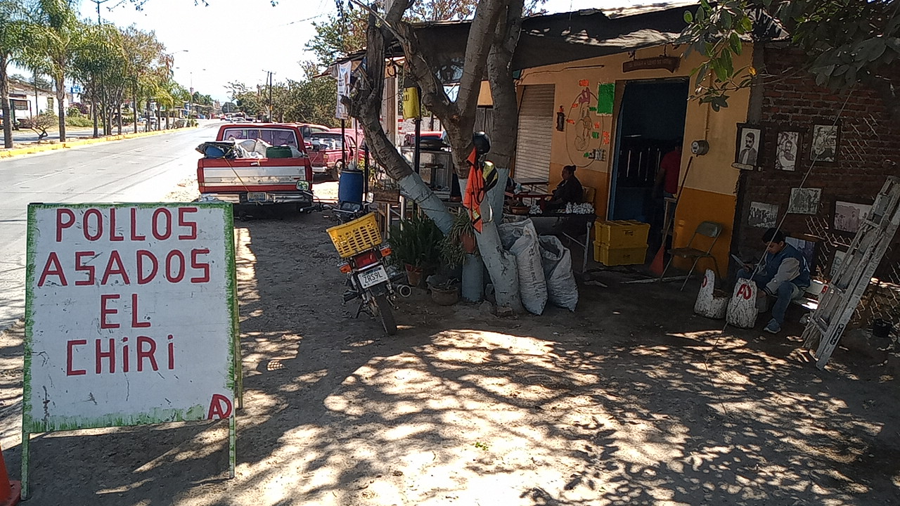 POLLOS ASADO EL CHIRI image 3