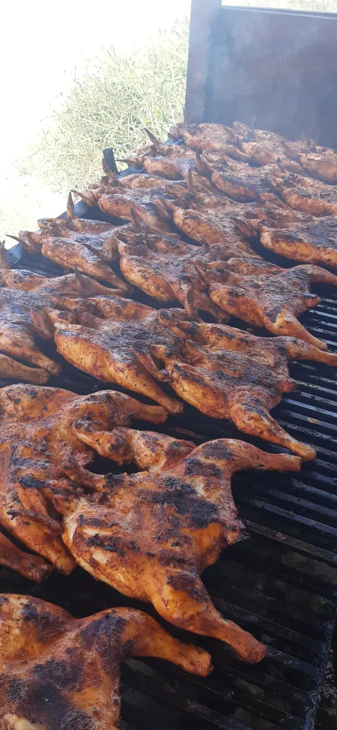 POLLOS ASADOS Y CARNE ASADA "EL ROBLE" image 2