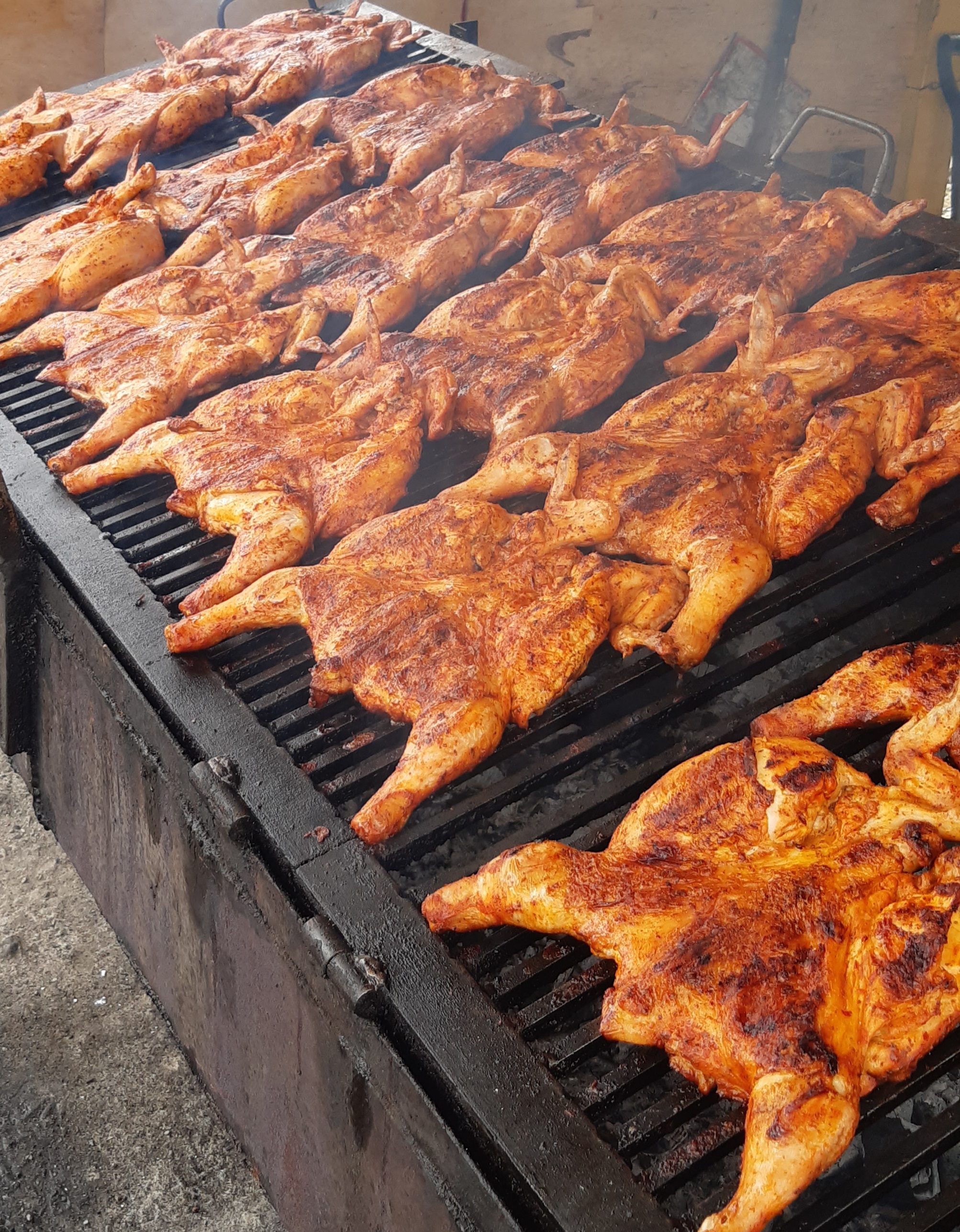 POLLOS ASADOS Y CARNE ASADA "EL ROBLE" image 7