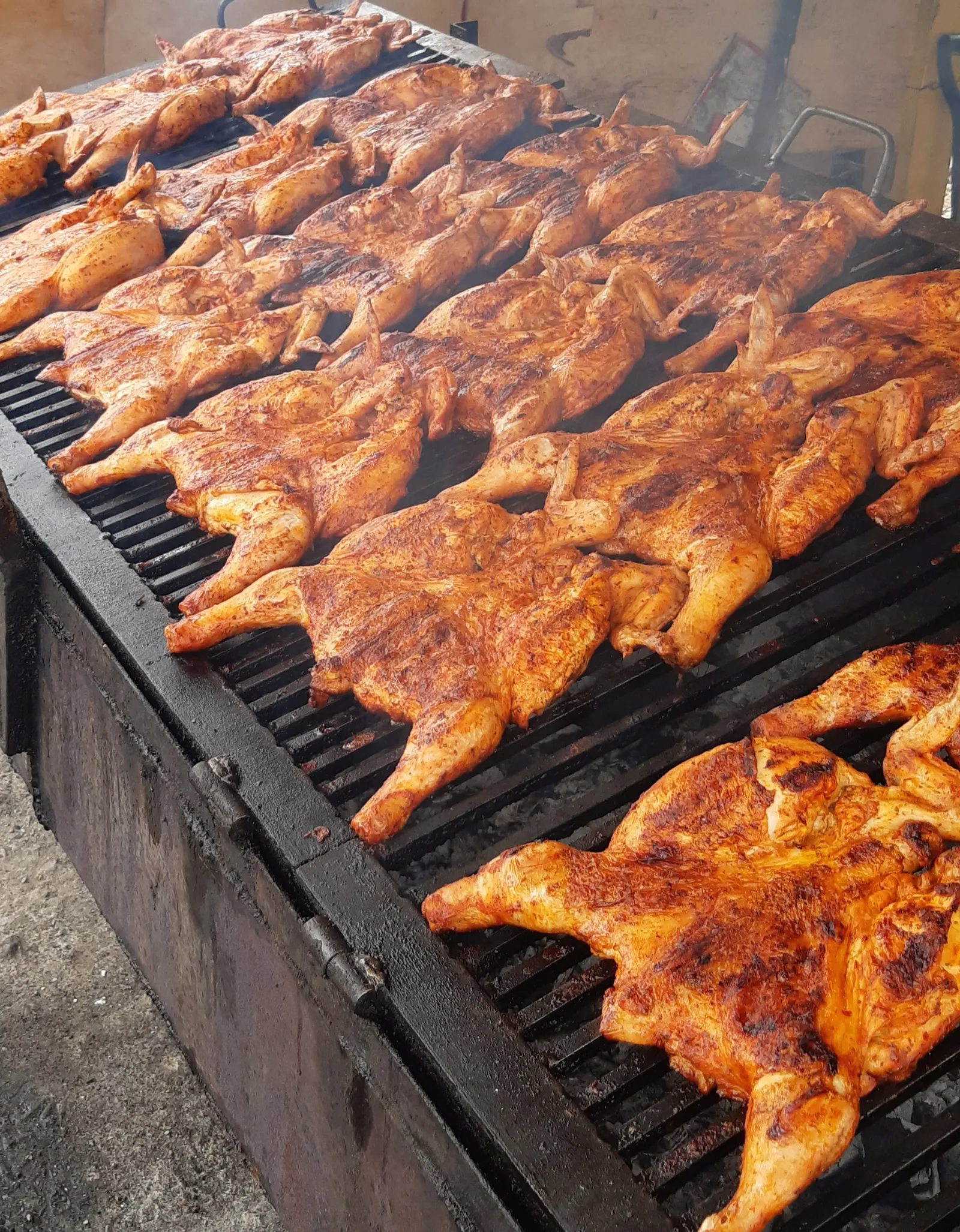 POLLOS ASADOS Y CARNE ASADA "EL ROBLE" image 7