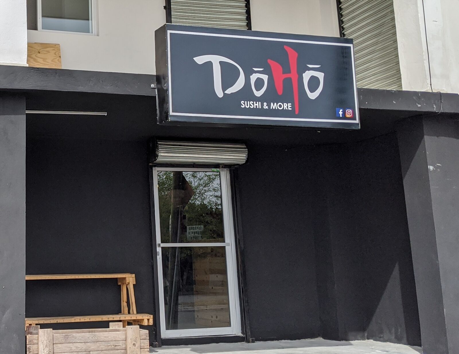 DoHo Sushi and More image 3