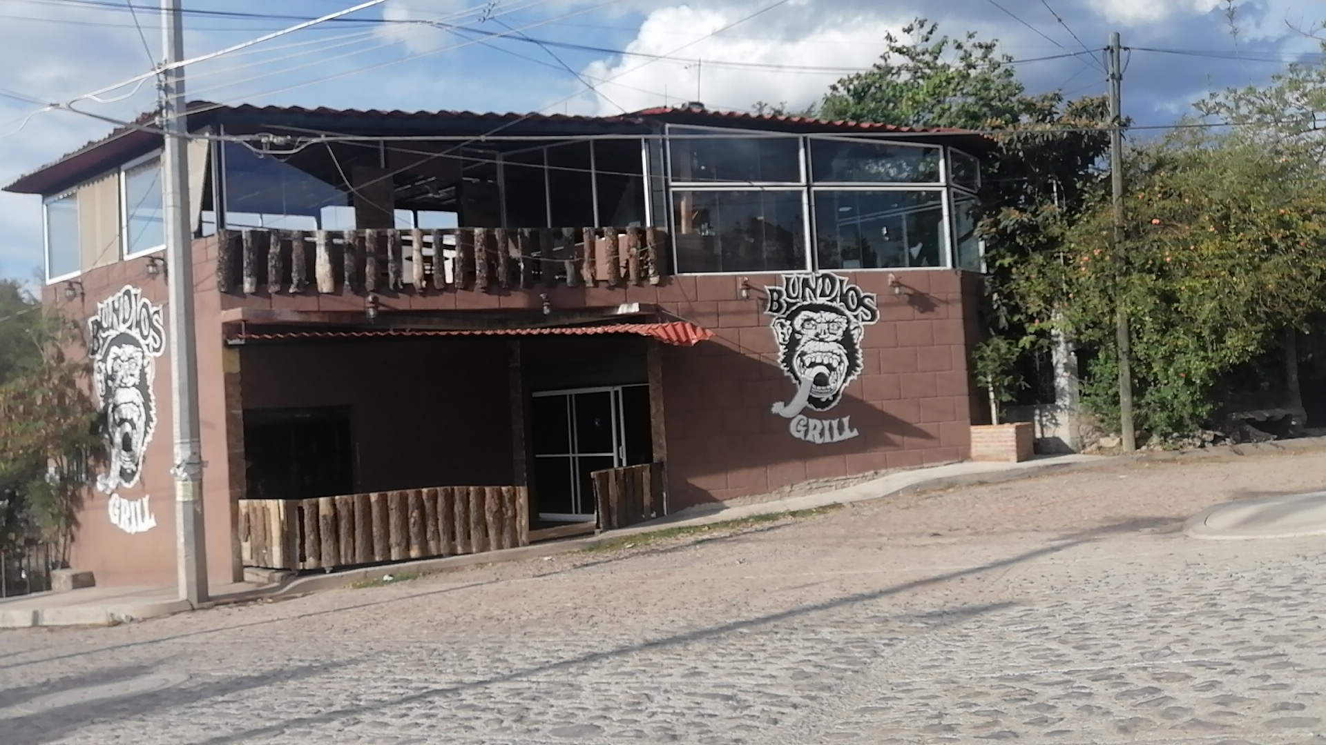 Bundio's Grill image 2