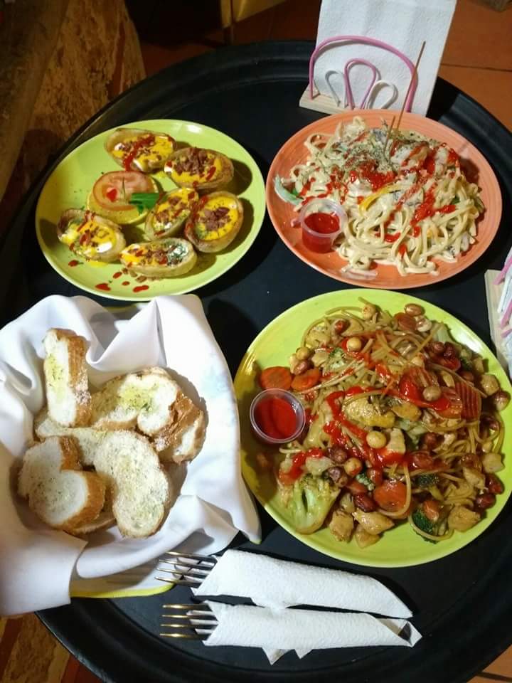 Bundio's Grill image 5