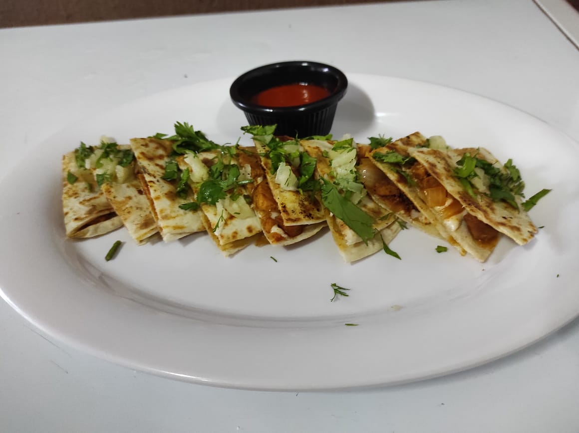 Bundio's Grill image 6