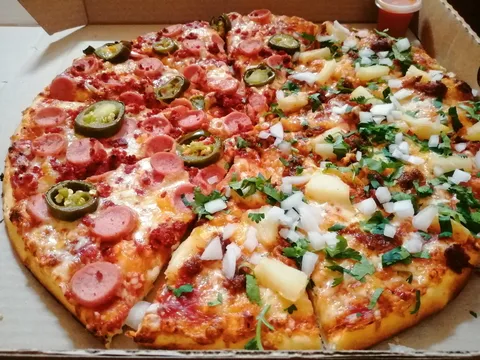 Leo's Pizza image 1