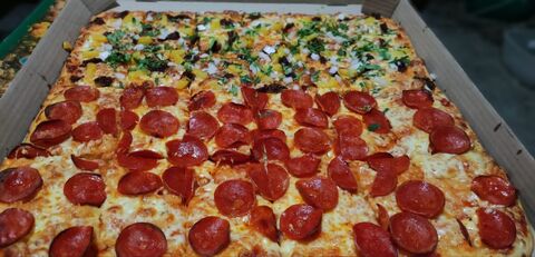 Leo's Pizza image 8