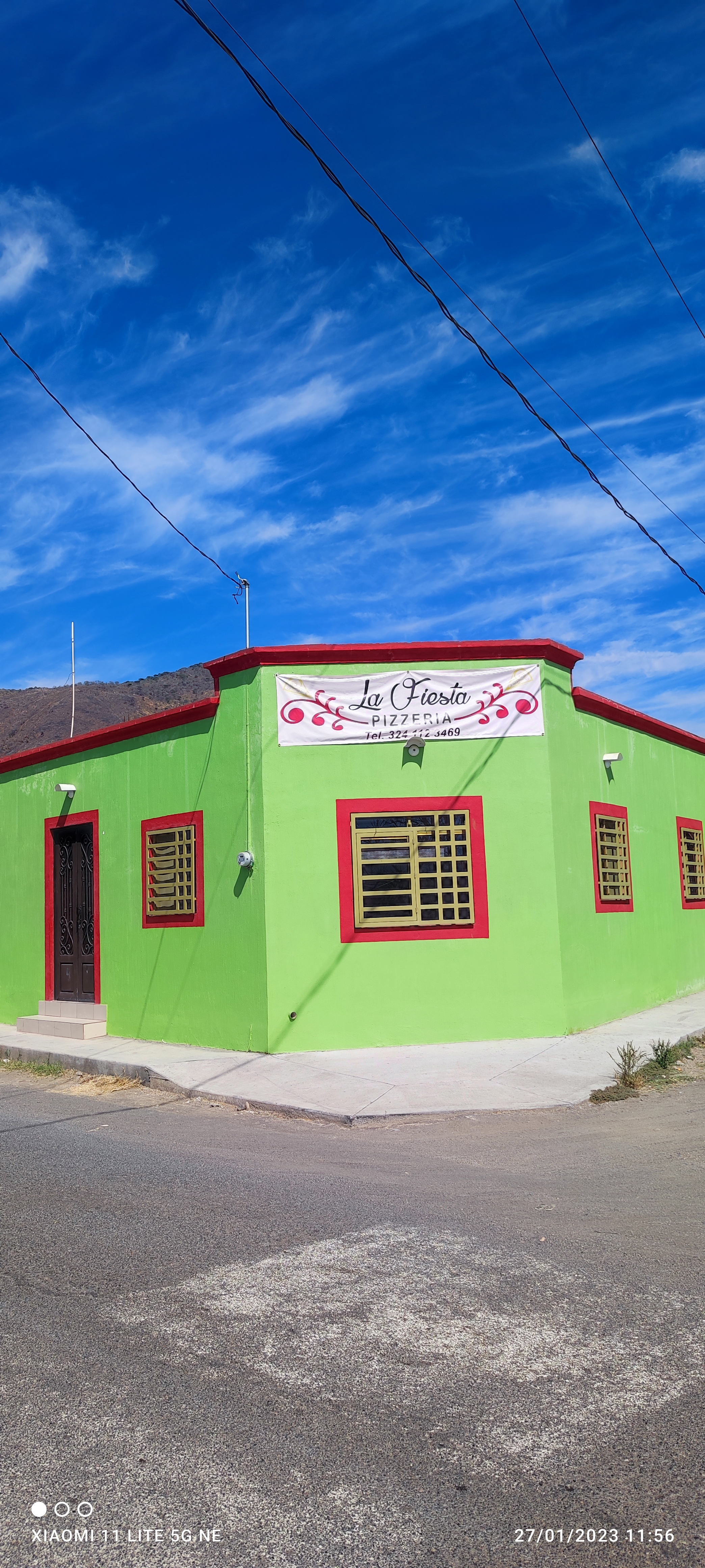Pizzería la fiesta jomulco image 3