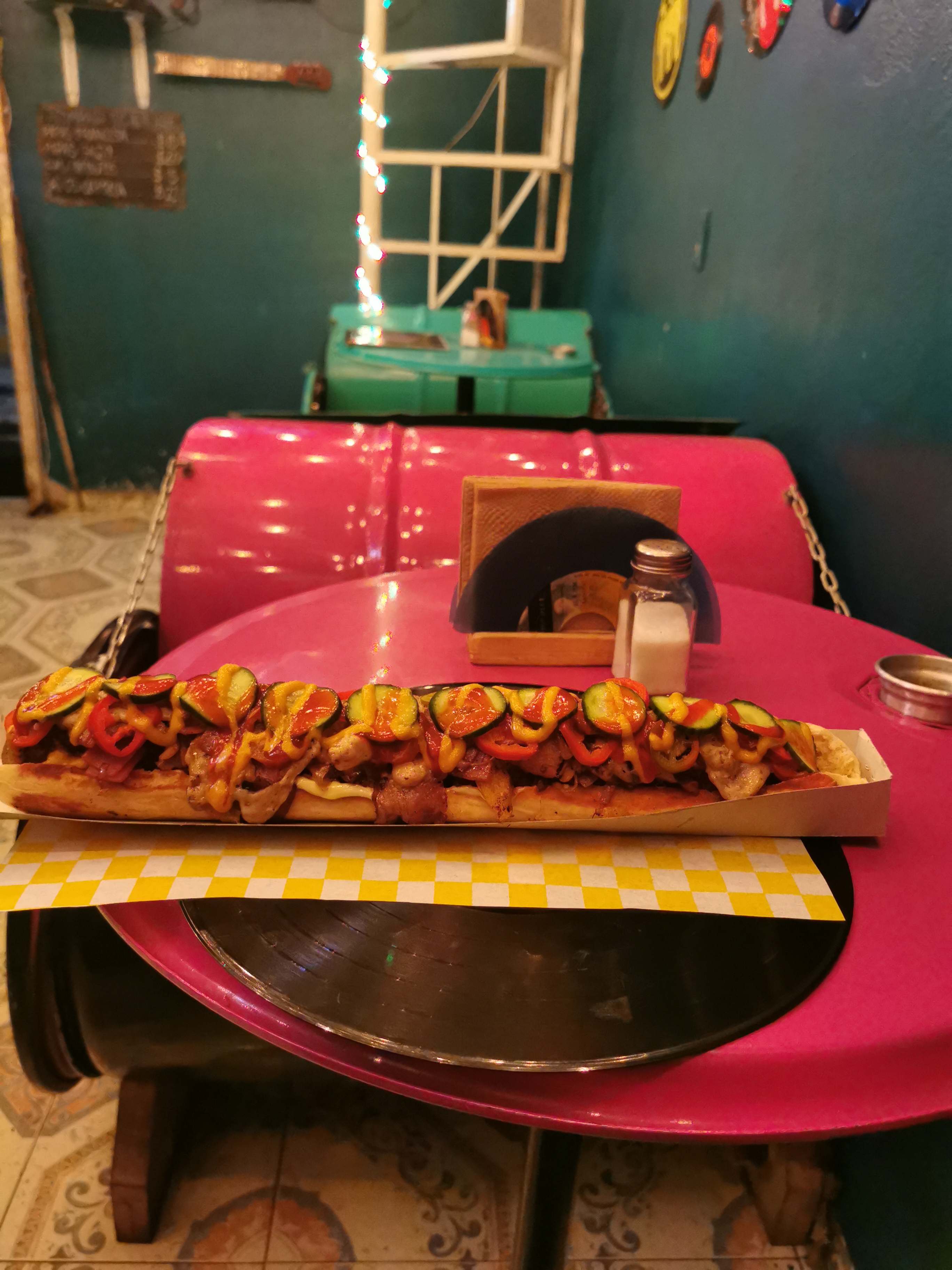 HOT DOGS DE 1/2 METRO( SIBERIAN DOGS) image 2