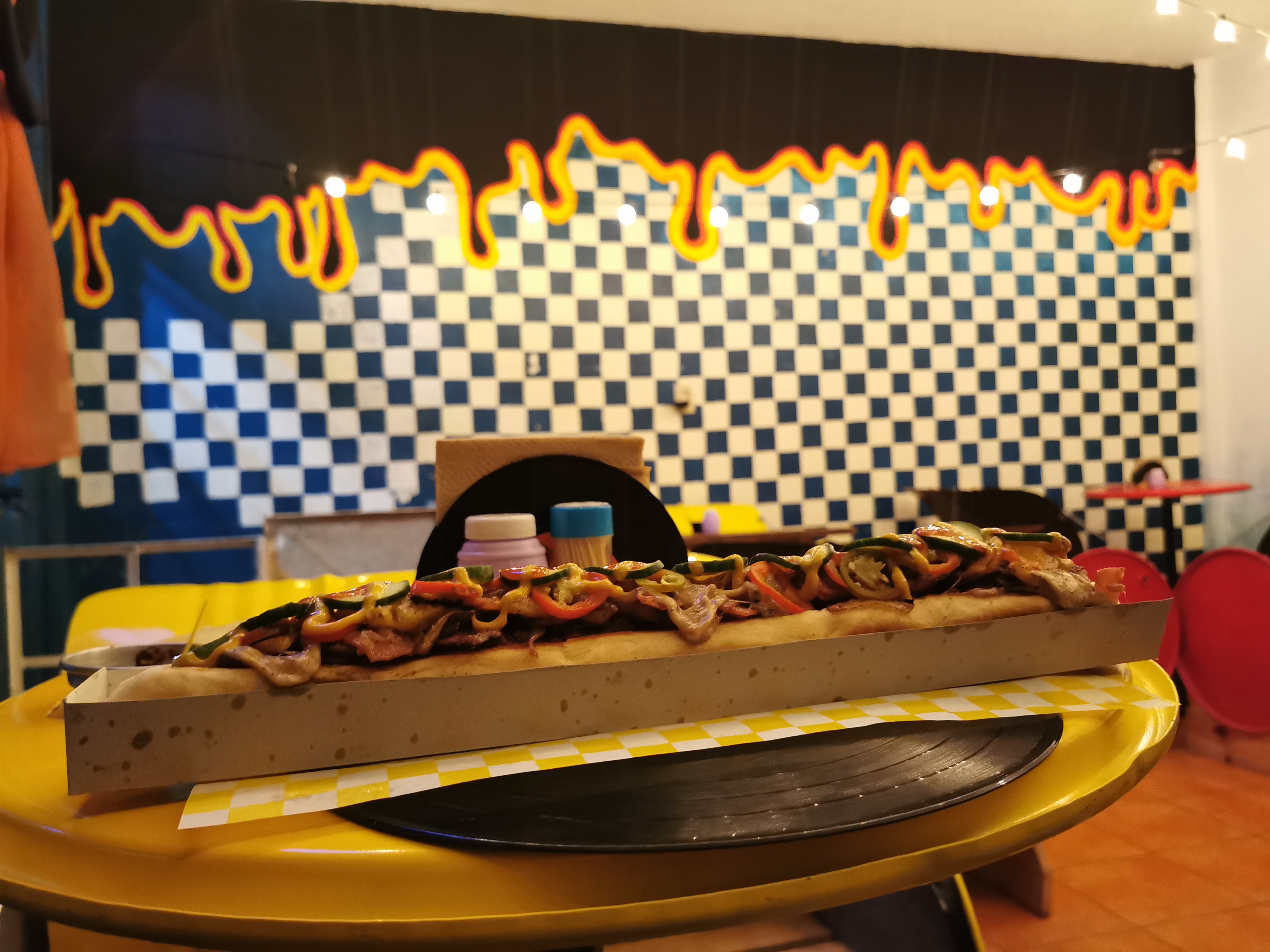 HOT DOGS DE 1/2 METRO( SIBERIAN DOGS) image 4