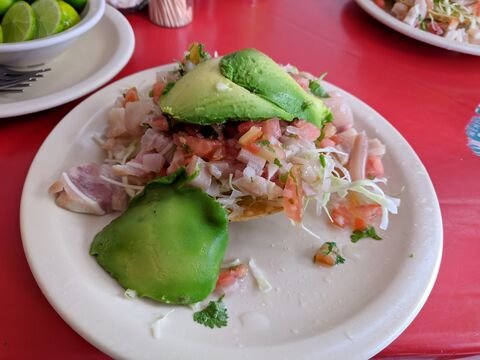 Tostadas el aguacate image 3