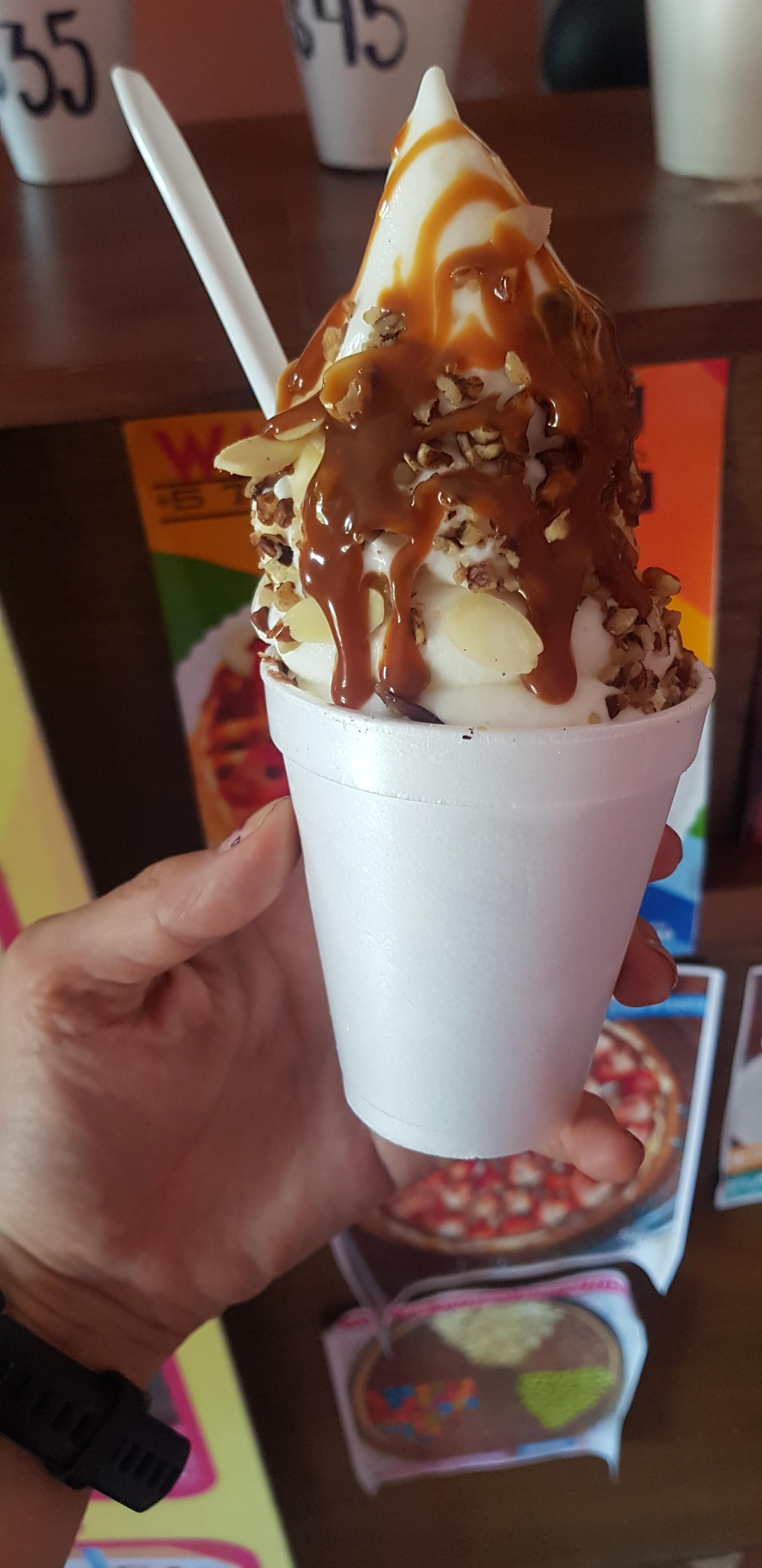 Yei "nieve de yogurt y más" image 9