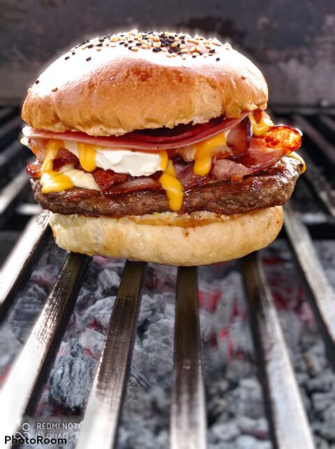 Los Compadres Tacos y hamburguesas al Carbon image 2