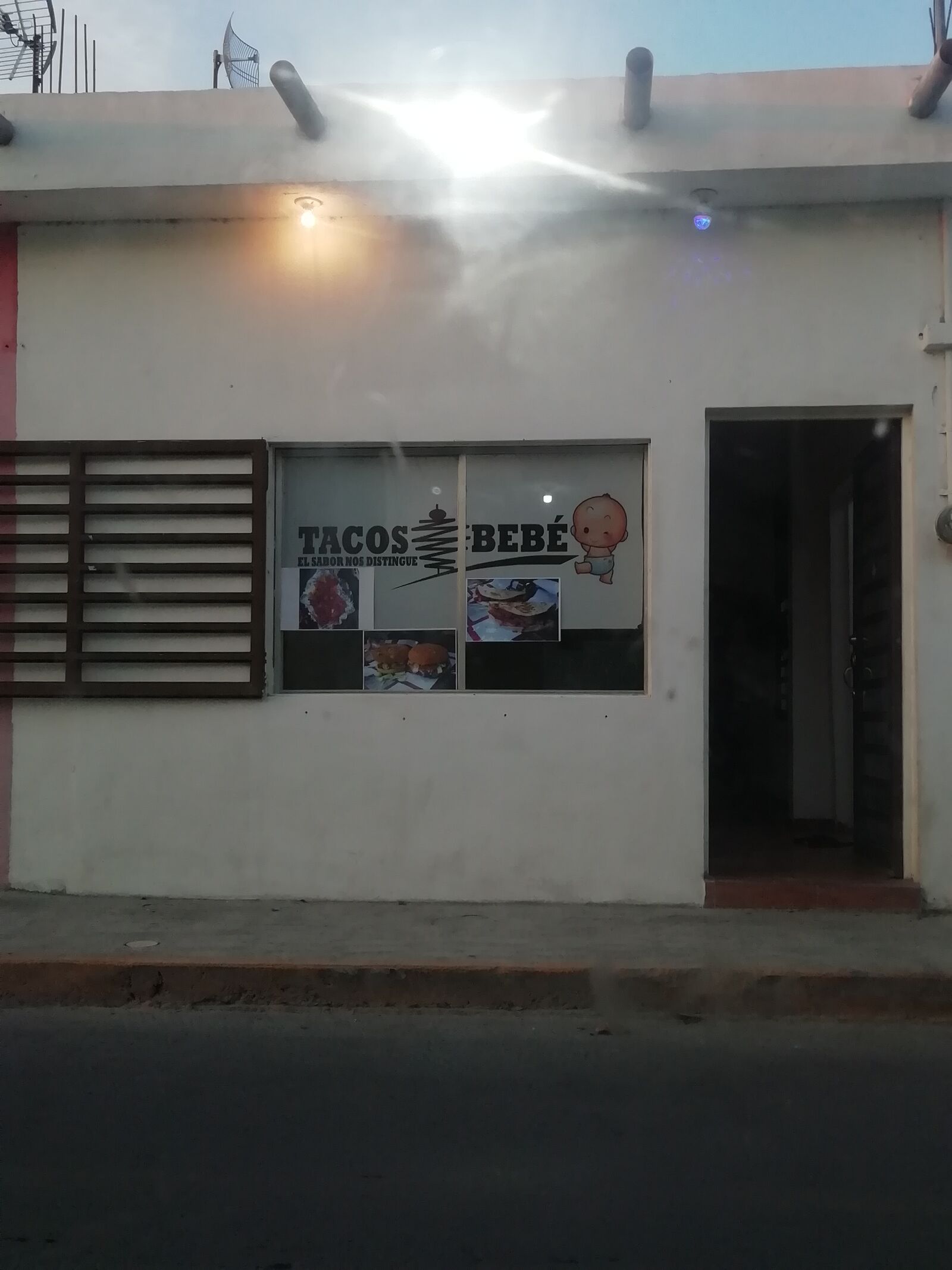 Los García Taquerías image 10