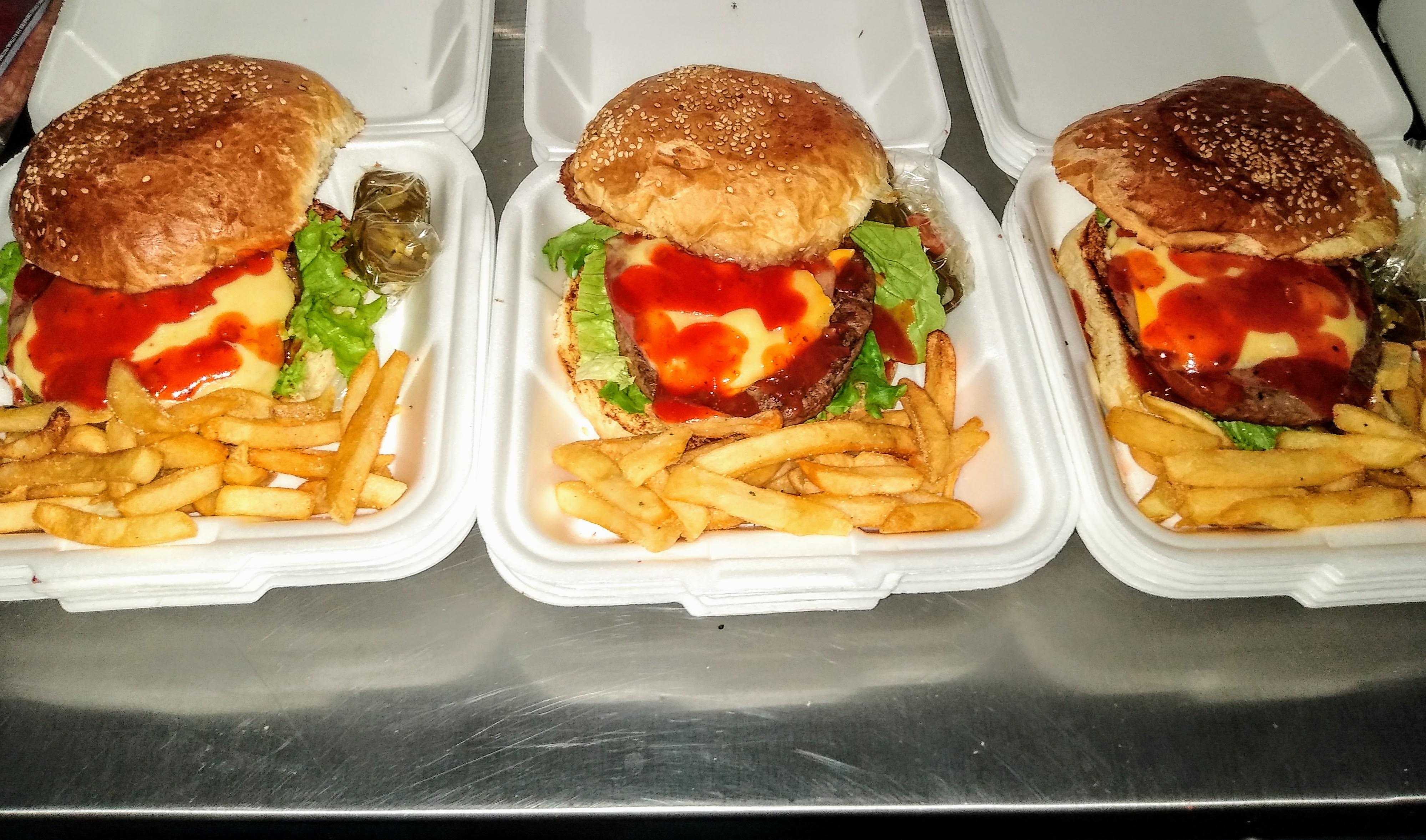 Las Burgers 84 image 2