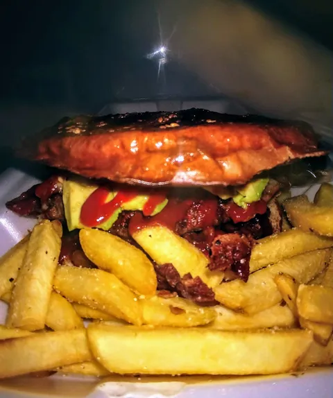 Las Burgers 84 image 6