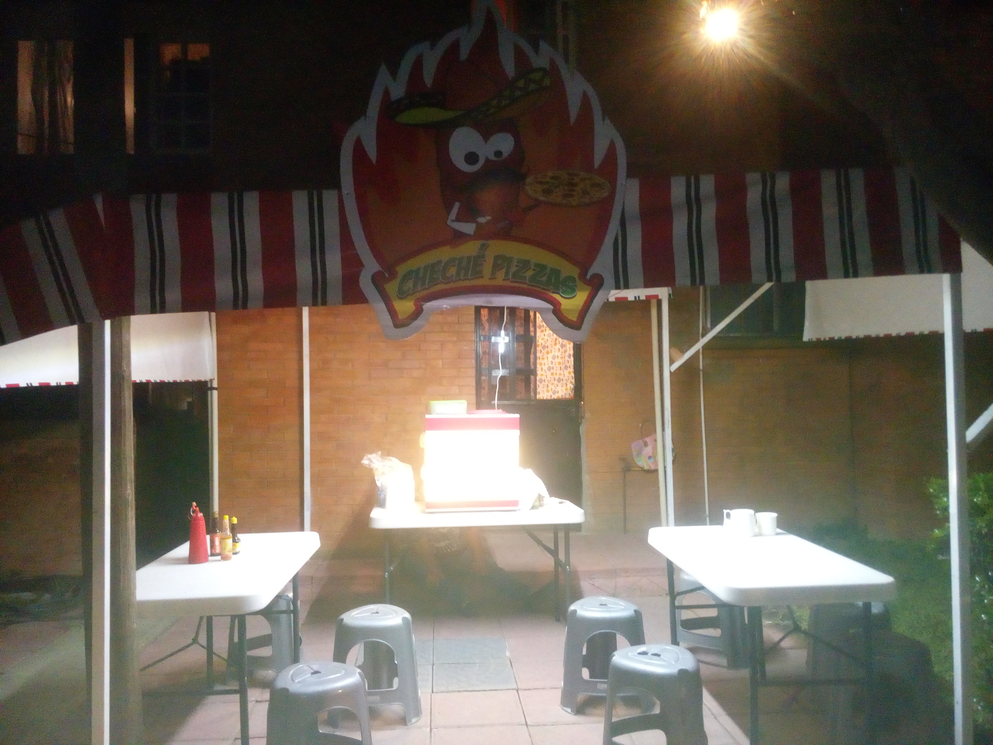 Cheche' Pizza image 8