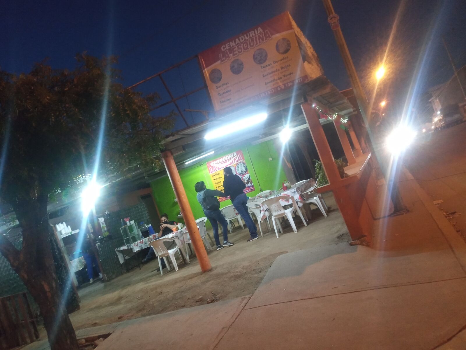 Cenaduria la esquina image 3