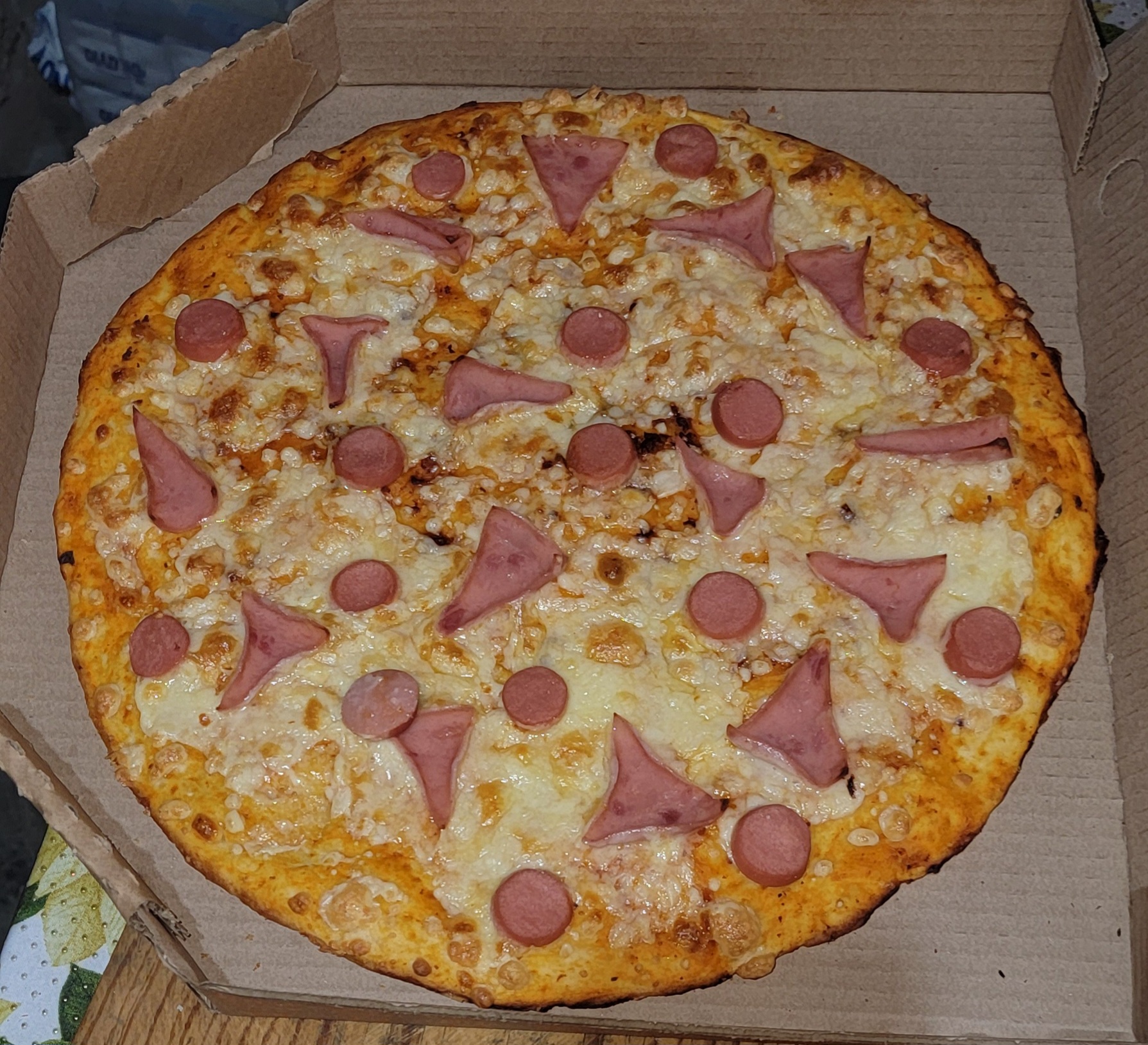 Lucero it's pizza image 6