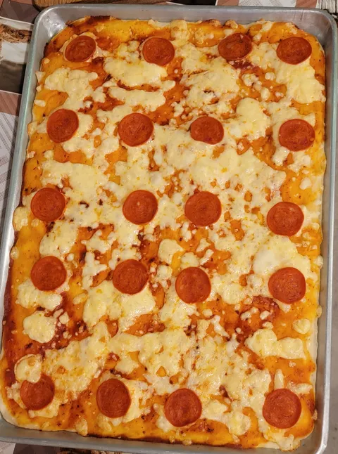 Lucero it's pizza image 7