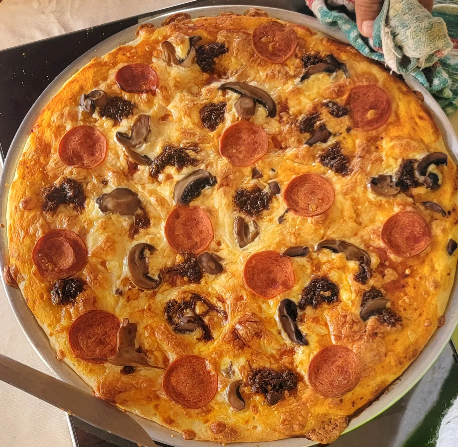 Lucero it's pizza image 9