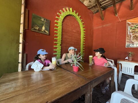 Comedor Mama Lucha image 2