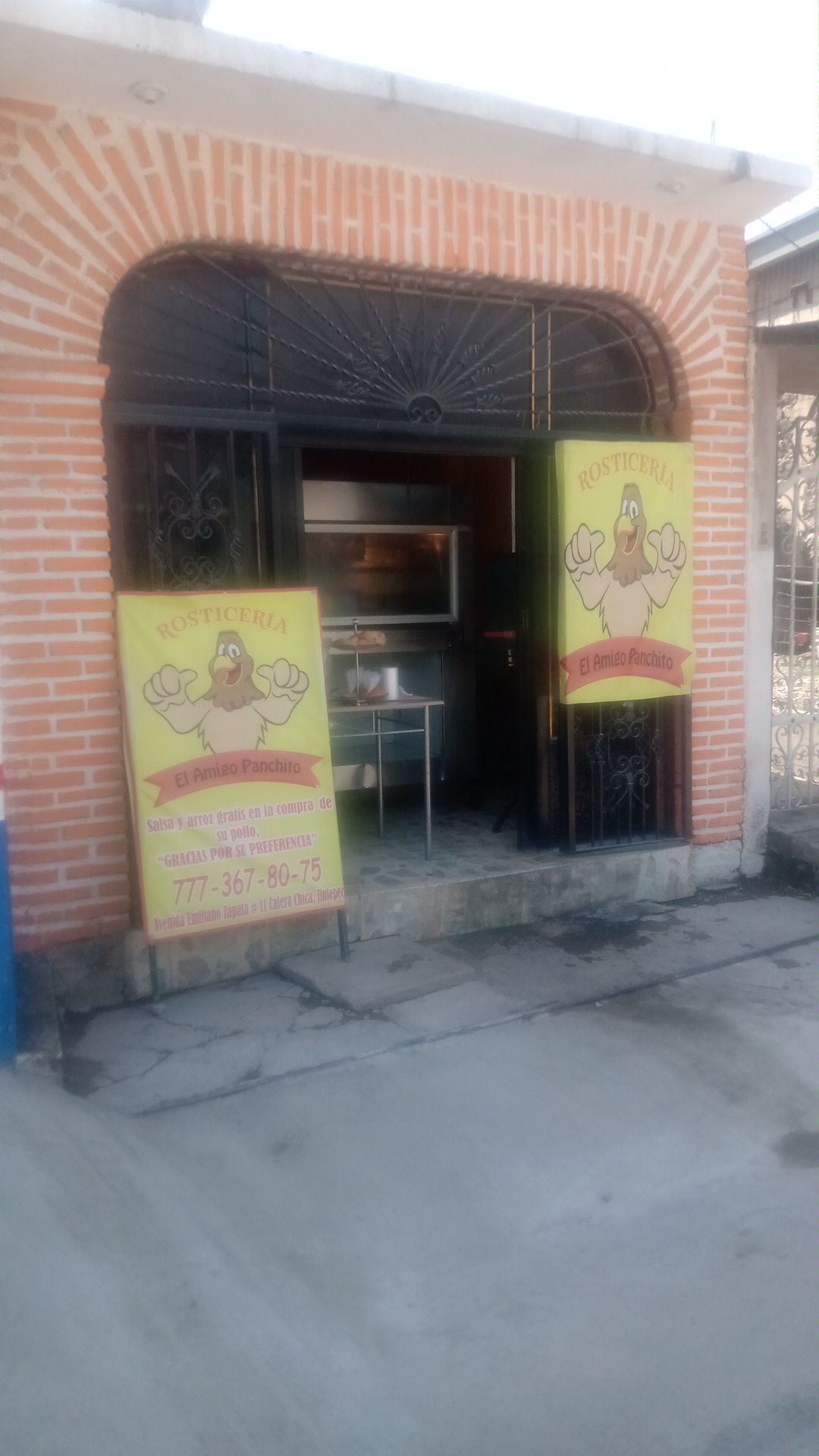 Rosticeria el amigo panchito image 8