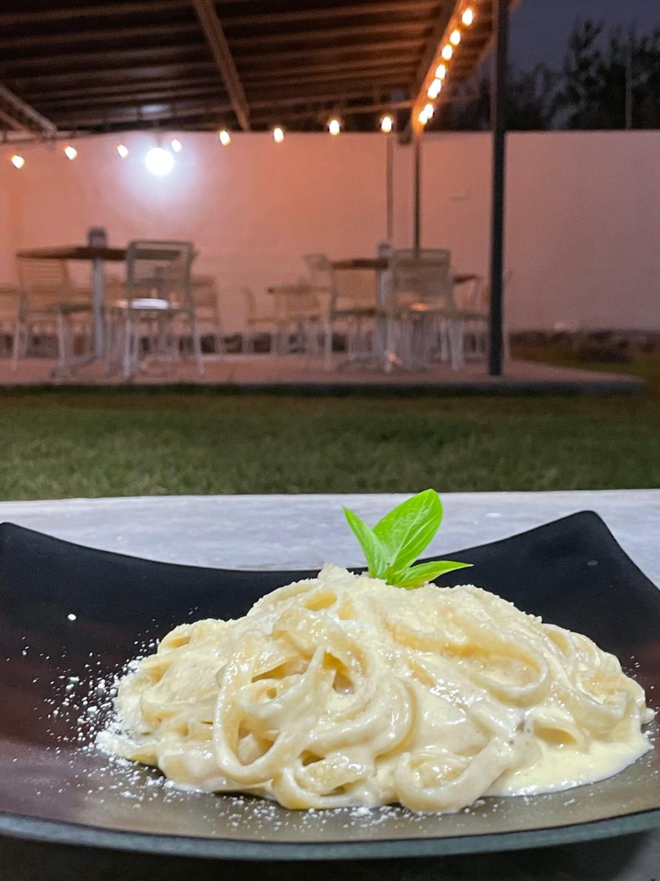 Mangos restaurant & bar image 3