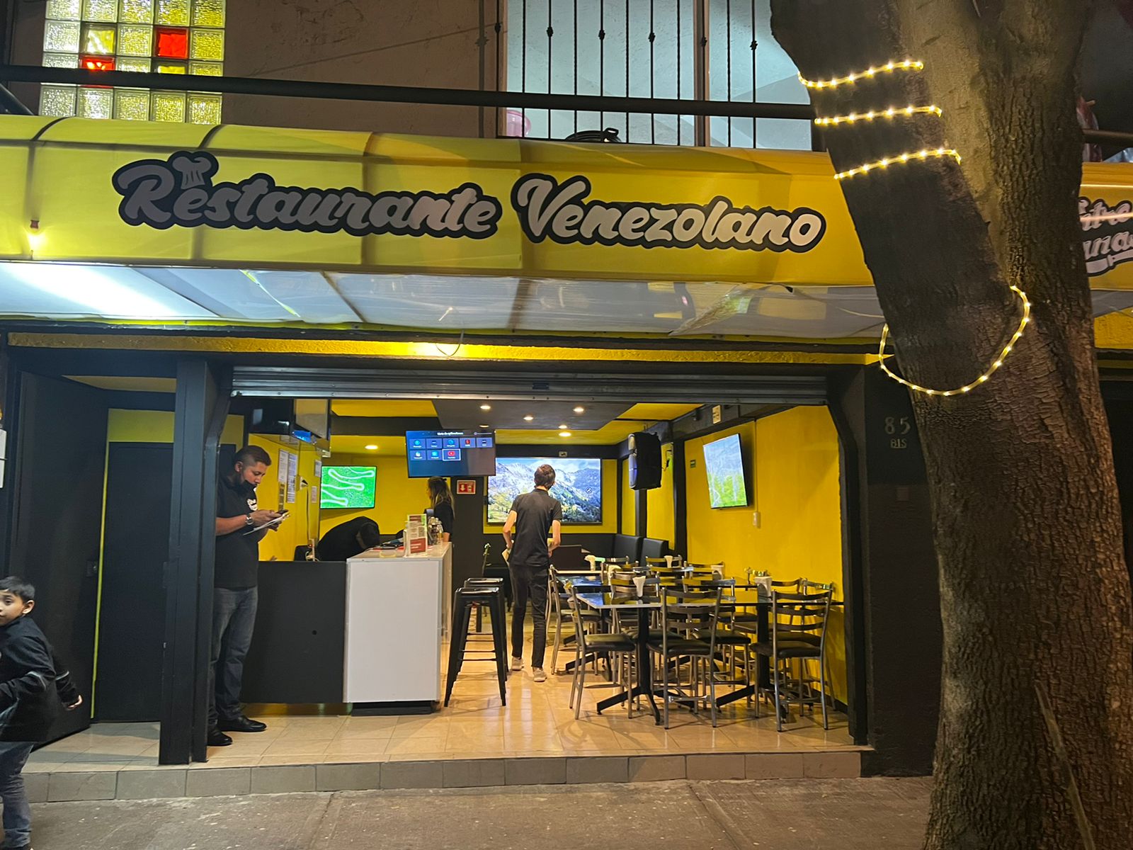 Entre Panas Restaurante Latino image 1