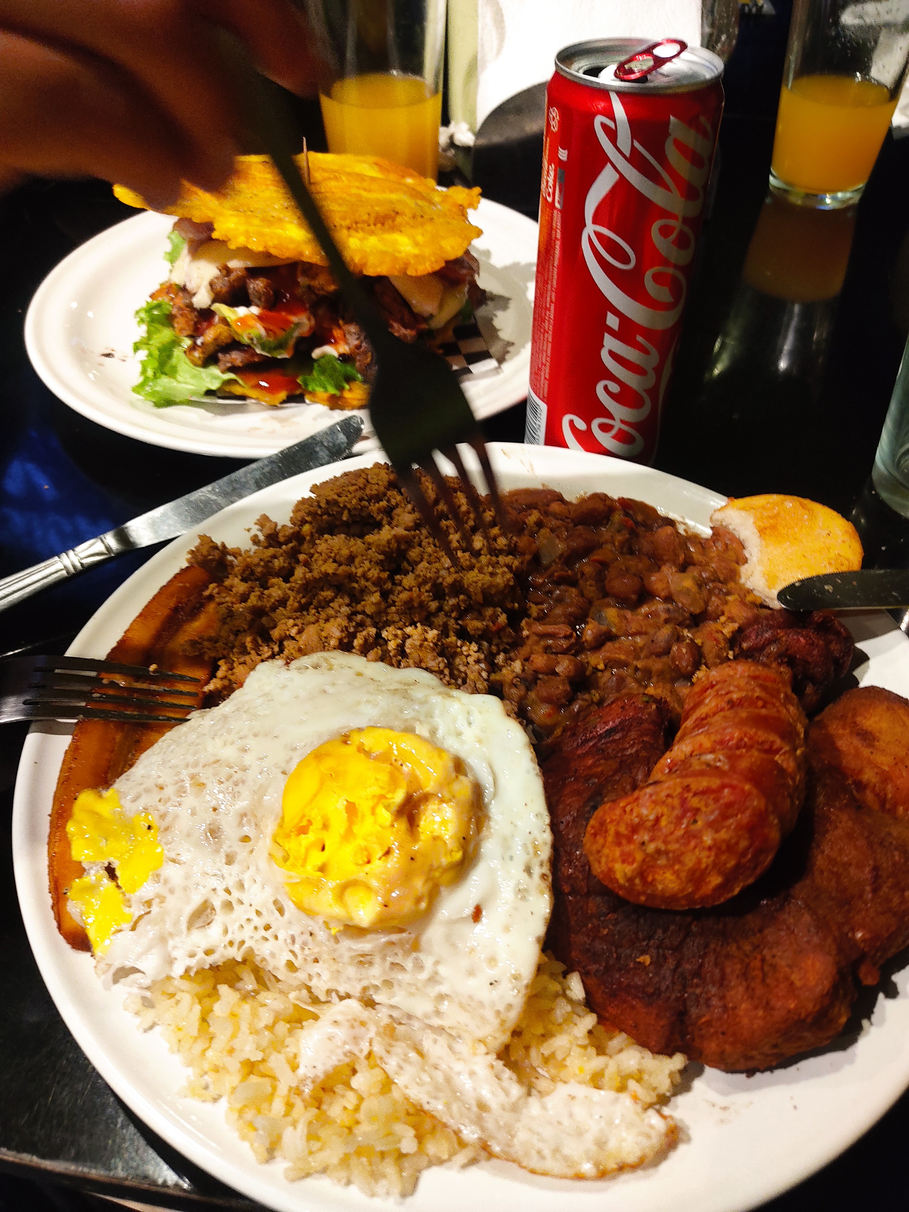 Entre Panas Restaurante Latino image 5