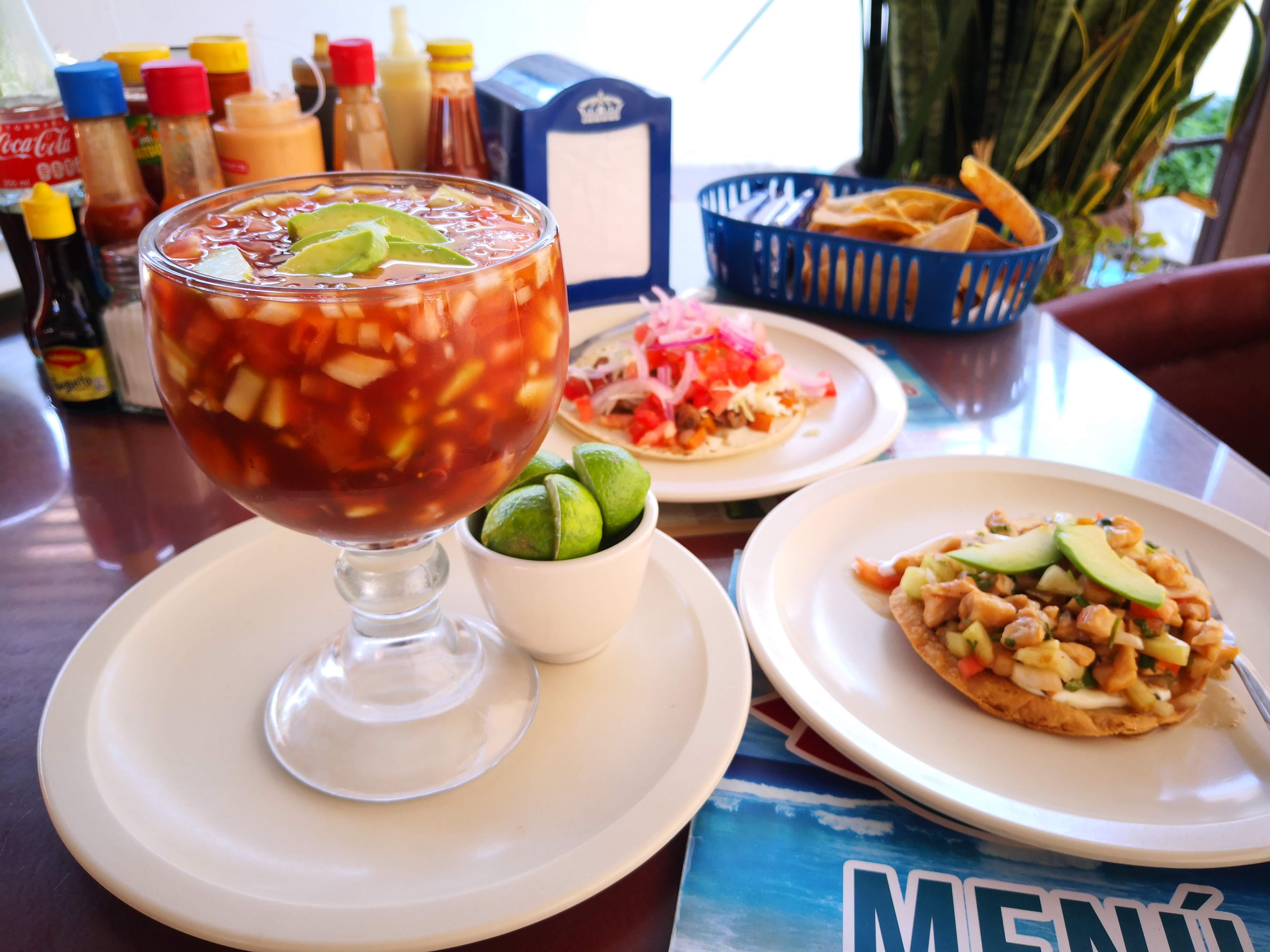 La Isla Sea & Food image 5