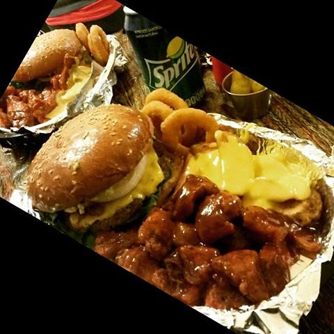 Break Burgers and Wings image 2