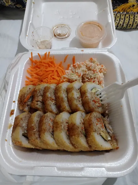 Otro Rollo Sushi image 4