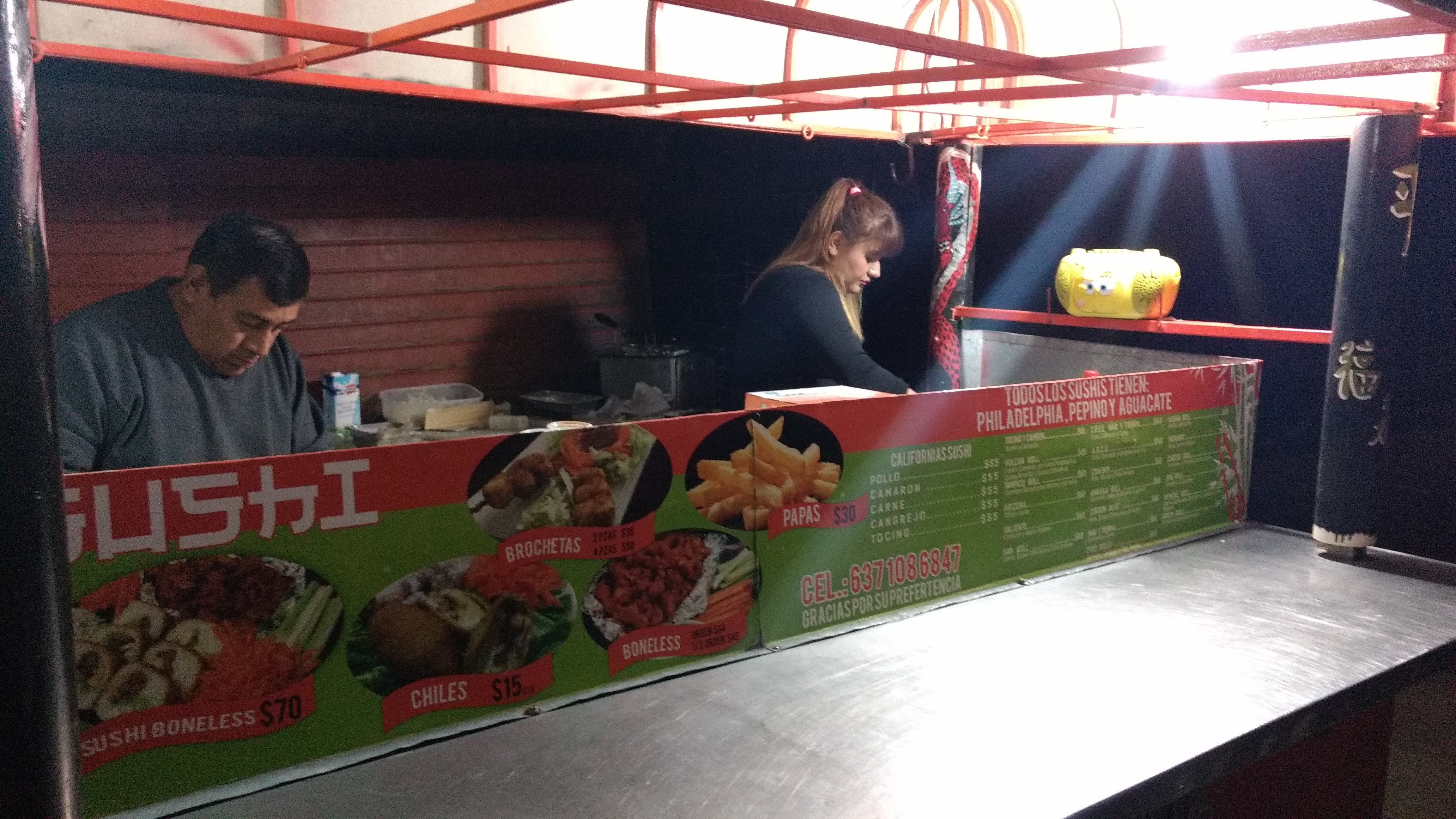 Otro Rollo Sushi image 5