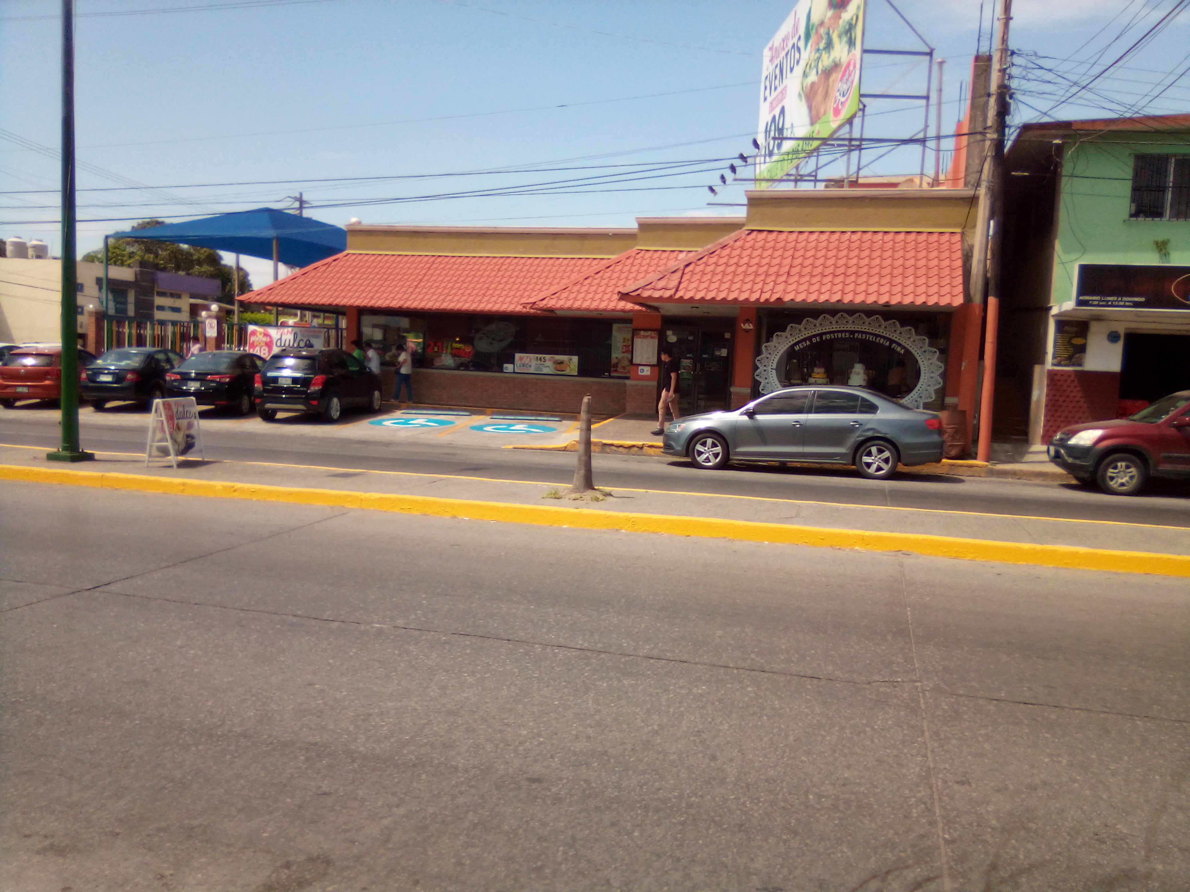 Stars & Cream Altamira image 3