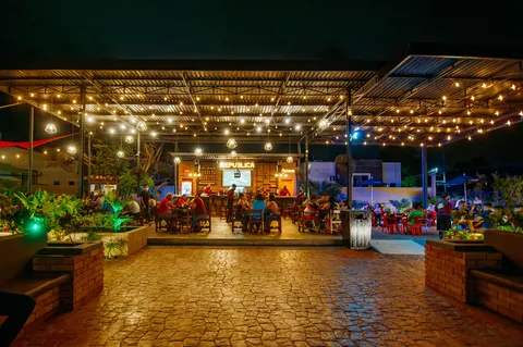 La Central Restaurant Bar image 4