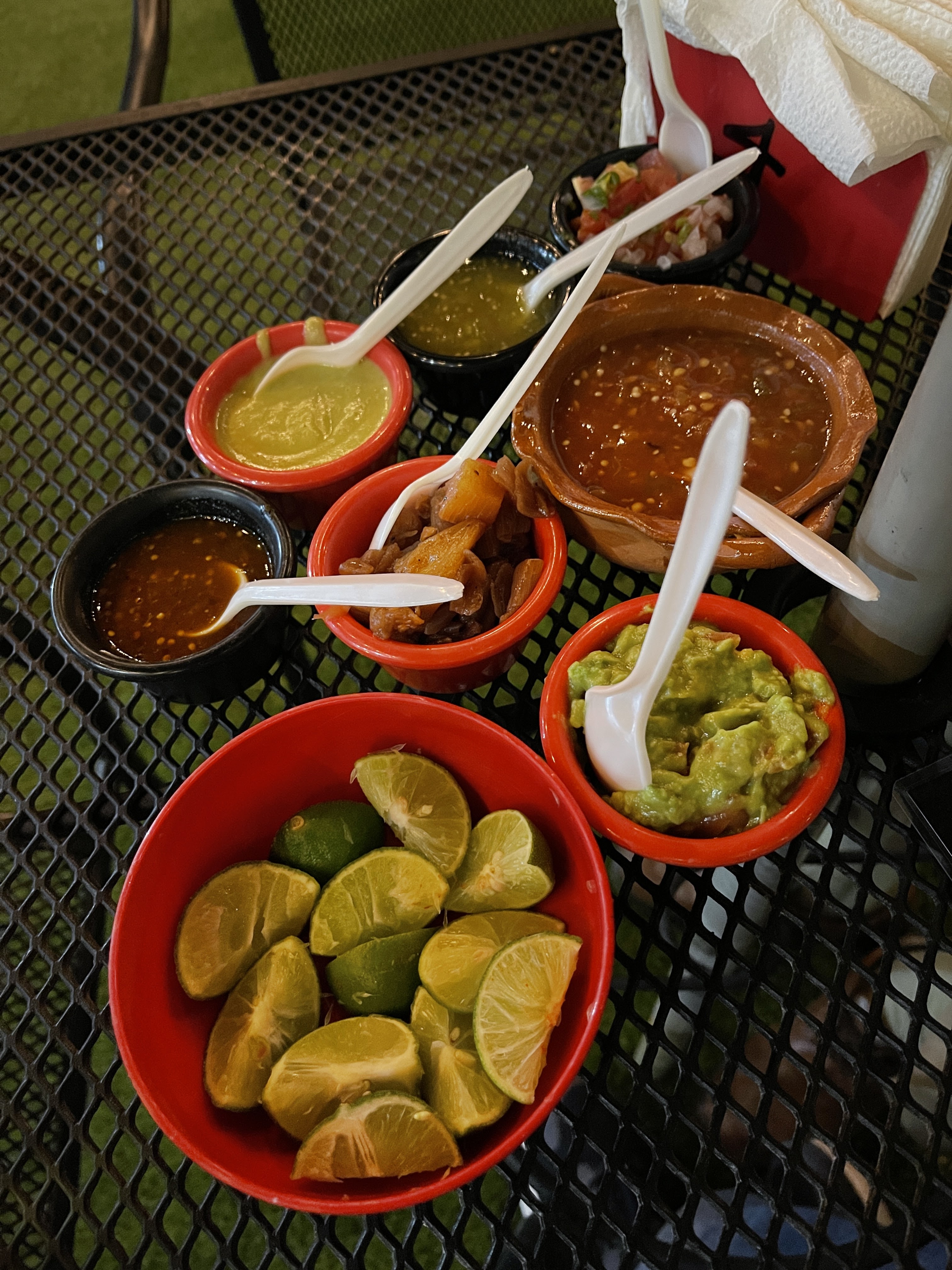 Con Branko Grill House image 6