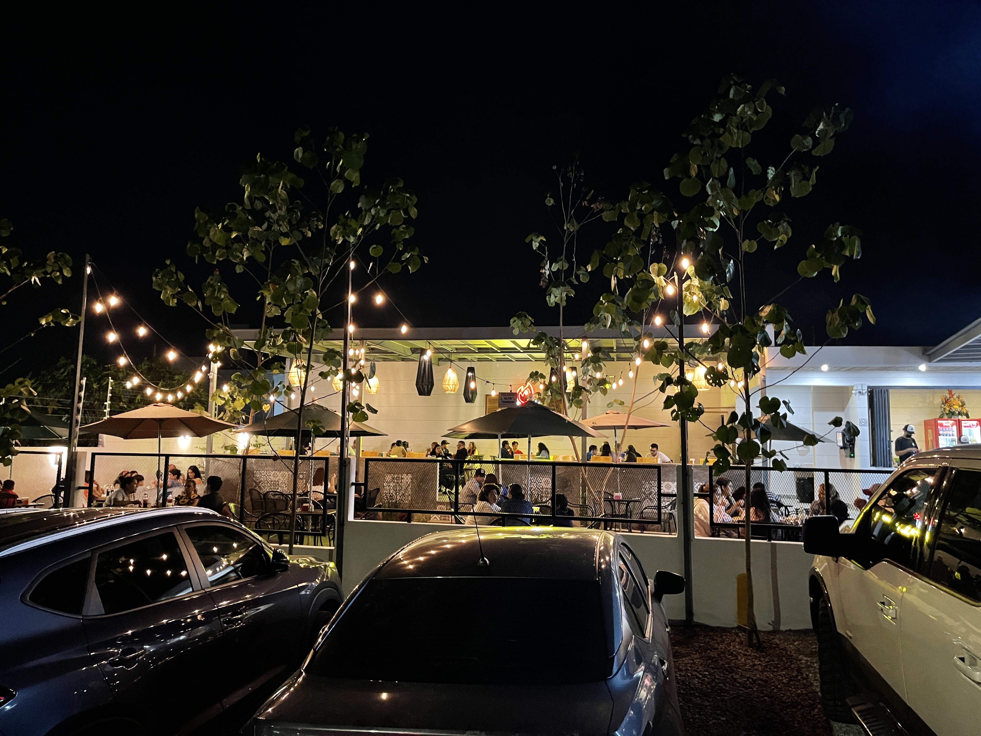 Con Branko Grill House image 7