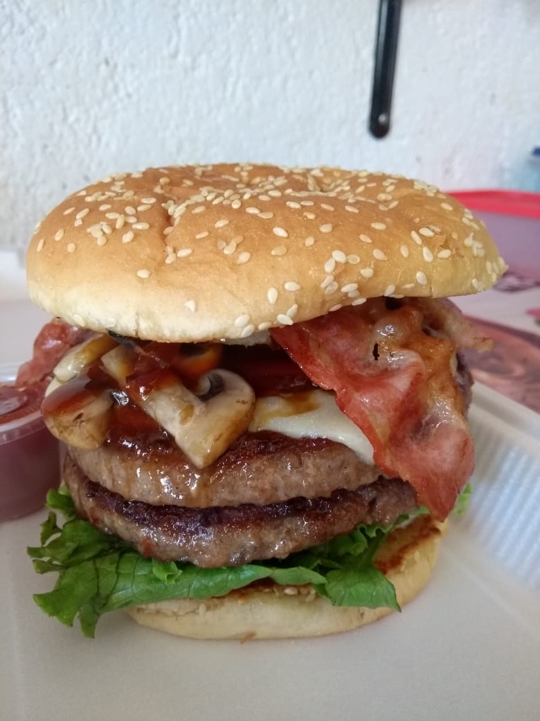 Charly Burgers image 8