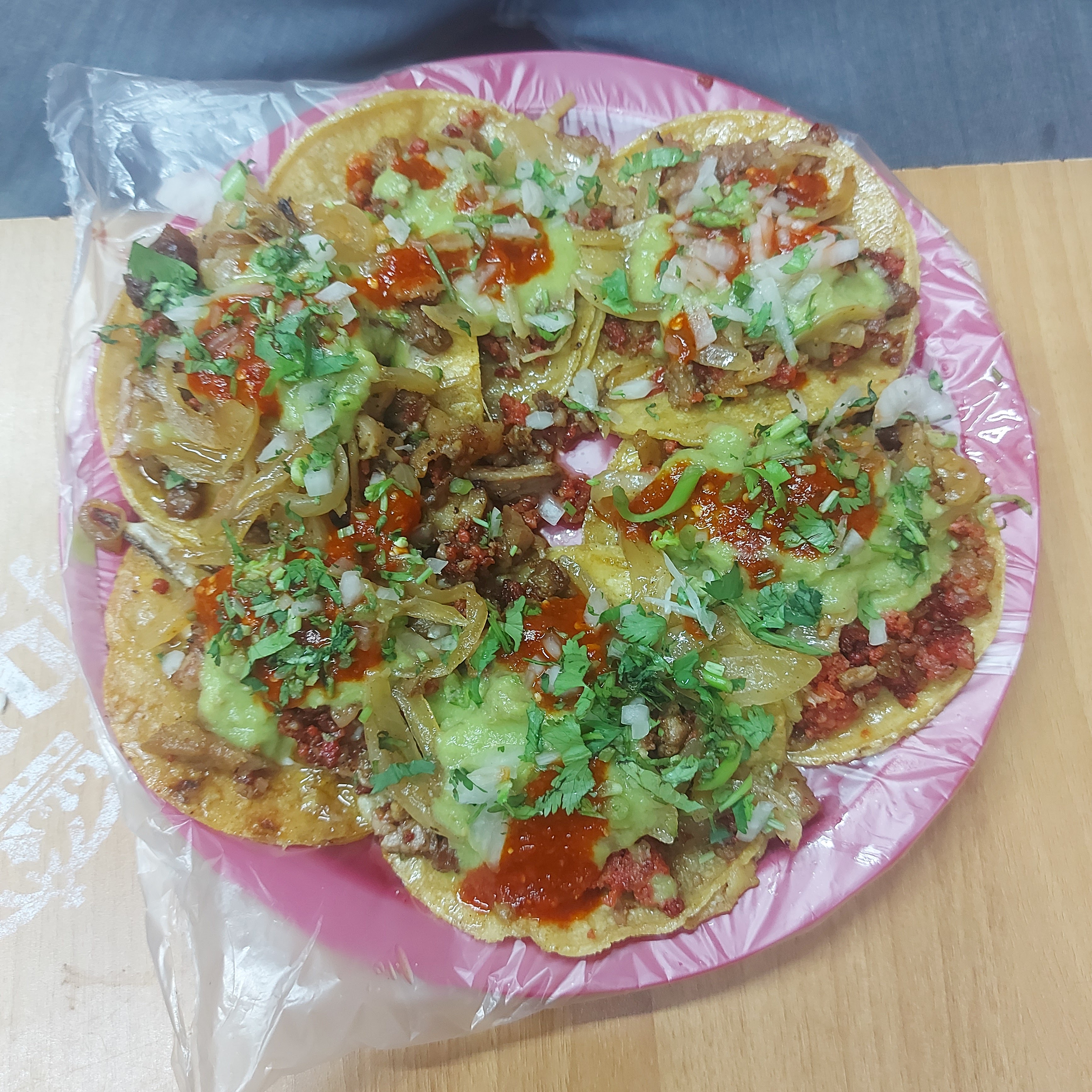 Taqueria los carnales image 3