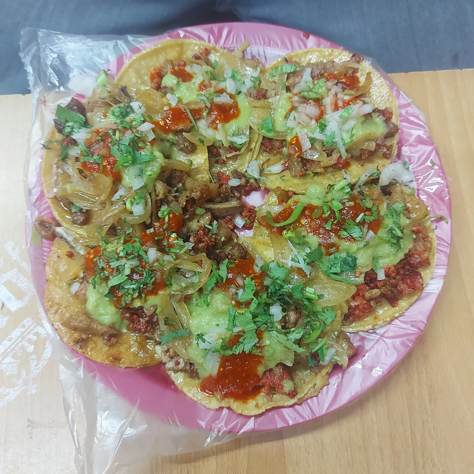 Taqueria los carnales image 3