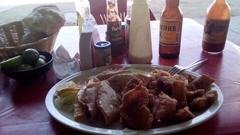 Los Pesqueros Restaurant image 3
